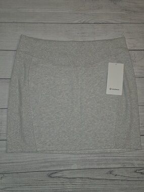 Lululemon Women's Scuba High Rise Mini Skirt Gray Size XL NWT